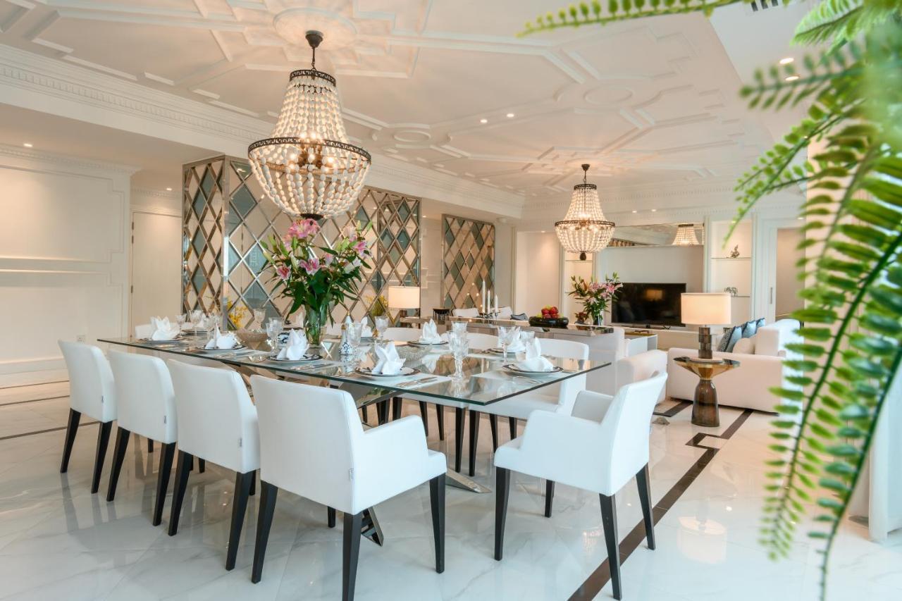 Centara West Bay Hotel & Residences Doha Kültér fotó A dining room
