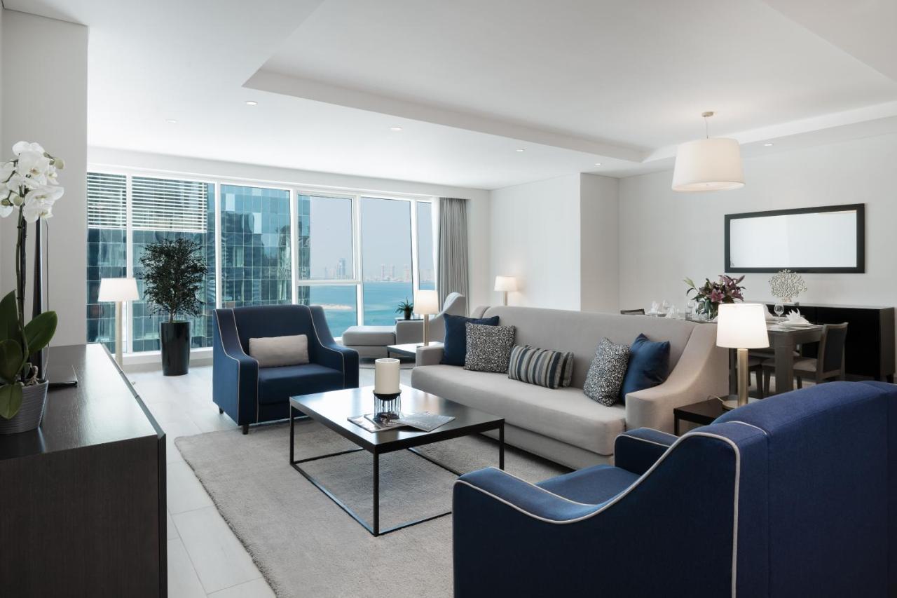 Centara West Bay Hotel & Residences Doha Kültér fotó A living room at the Ritz-Carlton, Dubai
