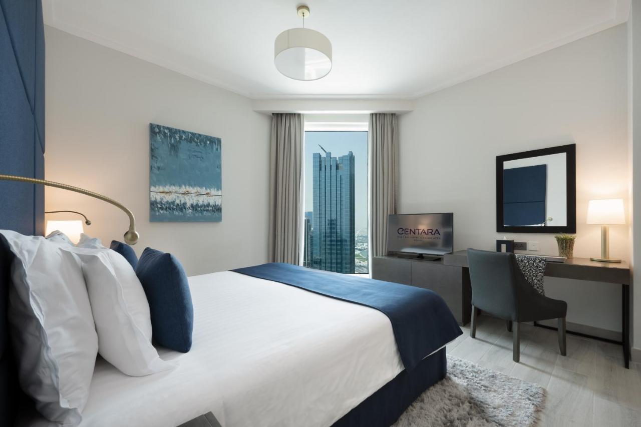 Centara West Bay Hotel & Residences Doha Kültér fotó A bedroom at the hotel