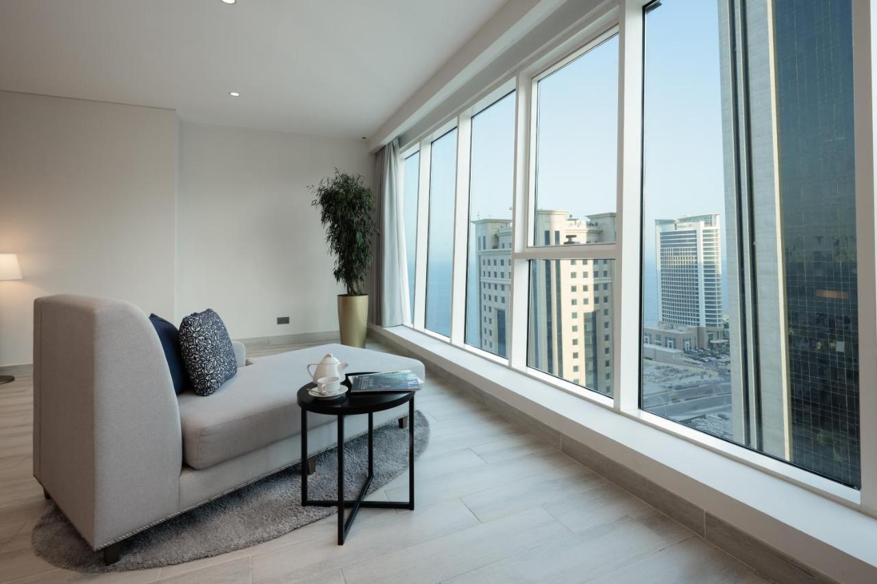Centara West Bay Hotel & Residences Doha Kültér fotó A view from a residential apartment